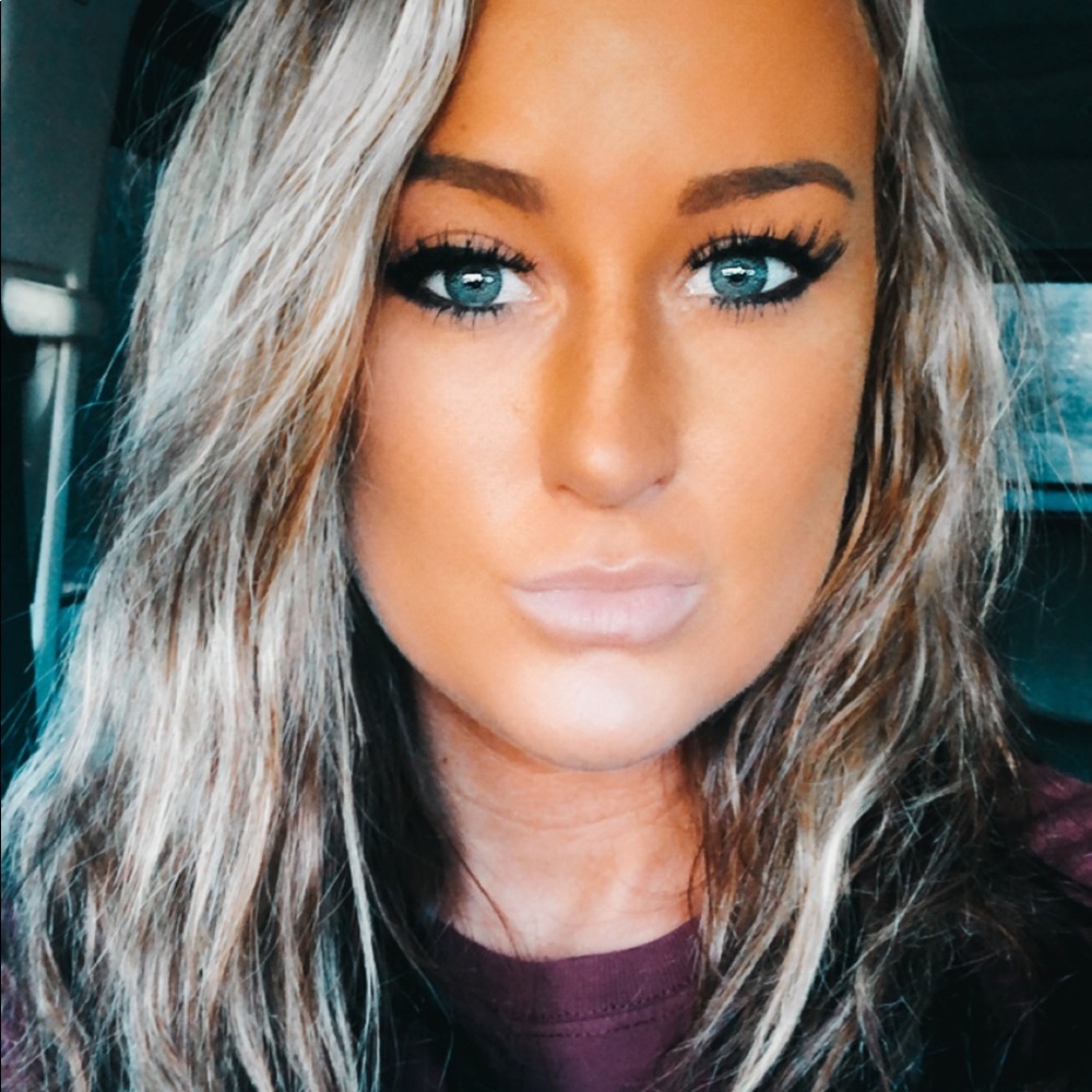 Meet your Posher, Erica